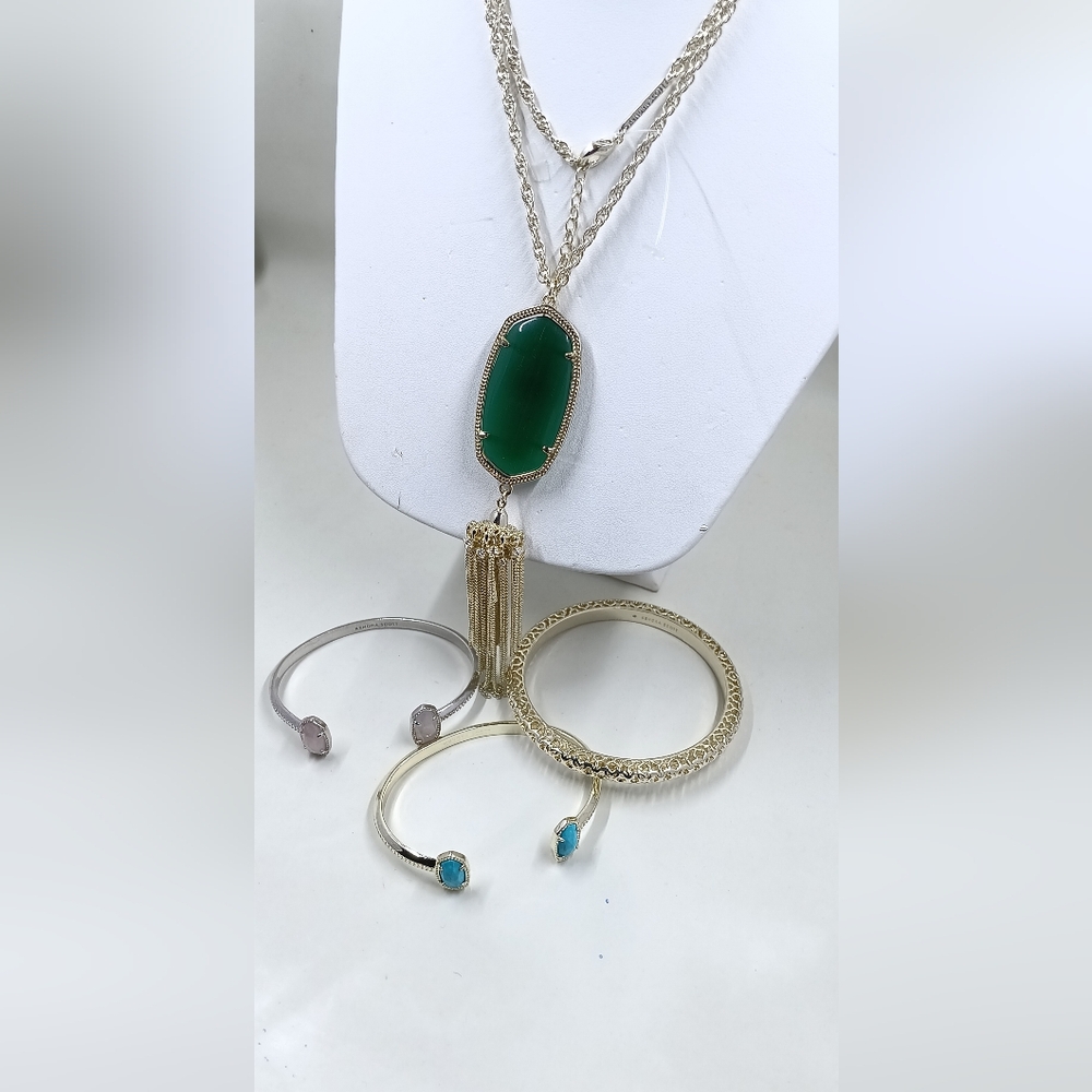 Kendra Scott Lot. Green Pendant Necklace with  bracelets